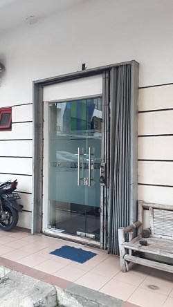 ROLLING DOOR & FOLDING GATE MURAH 081280350050 - panggilan cepat JABODETABEK 🙏🙏🙏 081280350050 - TUKANG LAS PANGGILAN, PEMASANGAN, JUAL, BELI, TT, SERVICE & BONGKAR PASANG : KONSTRUKSI BAJA, FOLDING GATE, HARMONIKA, ROLLING DOOR, ROLLING GRILLE, GARAGE DOOR, CANOPY, PAGAR, RAILLING TANGGA, BALKON, TERALIS, STAINLESS, SLIDING DOOR, PINTU GARASI, ATAP BAJA RINGAN, Tukang spesialis Jual Rolling door panggilan murah Jakarta, Tukang spesialis service rolling door panggilan murah jakarta, Tukang spesialis bongkar pasang rolling door panggilan murah Jakarta, Tukang spesialis Jual folding gate panggilan murah jakarta, Tukang spesialis service folding gate panggilan murah jakarta, Tukang spesialis bongkar pasang folding gate panggilan murah Jakarta  Call / WA: 081280350050 JASA SERVIS BONGKAR PASANG FOLDING GATE ROLLING DOOR  TERIMA JASA SERVIS BONGKAR PASANG PINTU FOLDINGGATE DAN PESAN BARU PINTU FOLDINGGATE DENGAN HARGA YANG BERSAHABAT. SERVIS BONGKAR PASANG FOLDINGGATE, SERVIS FOLDINGGATE. PESAN PINTU BARU FOLDINGGATE SERVIS, SERVIS FOLDINGGATE. SERVIS BONGKAR PASANG FOLDINGGATE, SERVIS PESANAN BARU.     Servis pintu Foldingate dan Bongkar pasang pintu Foldinggate-Cepat- Berkualitas dan Bergaransi.:Pintu Foldinggate yang Kami Jual dan Kami Service Antara Lain Pintu Foldinggate Besi Pintu,Foldinggate Galpanis dan pintu Foldinggate Pintu Harmonika  Kerusakan FOLDING GATE yang Sering Terjadi : Servis Bongkar Pasang Pintu Foldinggate Macet Seret Susah Buka Tutup Servis Bongkar pasang Silangan Patah-Patah, Bengkok-Bengkok Ancur Rusak. Servis Bongkar pasang Bering atau Roda yang dah Auus Rusak atau Miring. Servis Bongkar pasang Paka-Paku Ring-Ringnya pada Hilang. Servis Bongkar Pasang Las-lasnya yang Terlepas Copot. Servis Bongkar Pasang Daun pintu Foldingate Lepas Copot ngesrot ke Lantai atau ke Keramik. Servis bongkar pasang Pintu Macet dan Tidak Bisa Mengunci.                       Samapai Saat ini sudah RIBUAN ROLLING DOOR & RIBUAN FOLDING GATE yang Telah Kami pasang & Service atau Perbaiki Diseluruh wilayah Depok Jakarta Timur,Jakarta Selatan,Jabotabek Khususnya Pada Saat Akan ServicePintu Foldinggate Biasanya Dilakukan Survey Sebelumnya diliat apa -apanya Barang/ Seperpak Foldinggate yang harus diganti Akan Tetapi pada Saat Survay Untuk Service Foldinggate Teknisi Kami Selalu Sedia dan Siap Menerangkan keluahan Anda. Sehingga Jika HARGA Service Pintu Foldinggate Sudah DiACC atau Di Setujui maka peroses pengerjan service foldinggate dapat langsung di laksanakan pada hari yang sama..              Dengan demikian peroses Service Bongkar Pasang Foldinggate Menjadi lebih Cepat Dalam hal Eksekusi Perbaikan . Untuk hasil yang memuaskan, Service Bongkar pasang Pintu Foldinggate Di lakukan Oleh Tenaga Profesional dan Berpengalaman dalam menangani Service bongkar pasang pintu Foldinggate. Dengan demikian Pelanggan yang Mengajukan Service Bongkar Pasang Foldinggate akan Terjawab keinginannya untuk mengembalikannya fungsi pintu Foldinggate ke kondisi 90% seperti baru yang dapat di pungsikkkan dengan baik dan lancar. service bongkar pasang pintu foldinggate di kerjakan oleh Dua sampai Tiga Orang yang berpengalaman dalam hal Service bongkar pasang Pintu Foldinggate itu sendiri. Sehingga setelah pintu foldimnggate di Service kondisinya menjadi lebih baik. Banyak Tukang tukang Servis Foldinggate di depok di jakarta yang menawarkan jasa servis bongkar pasang pintu foldinggate tetapi setelah diservice mereka tidak memberi tahu atau memberikan arahan bagaimana menggunakan pintu Foldinggate yang baik dan benar. agar awet dalam pemakaian. tukang service foldinggate harus memiliki sekil yang cukup baik untuk mendapatkan hasil servis bongkar pasang pintu foldinggate baik dan maksimal.   berbagai macam bahan dan ketebalan foldinggate berbagai macam foldinggate yang Kami jual diantara lain: Foldinggate polos besi tebal 0,4mm, Foldinggate polos besi tebel 0,5, Foldinggate polos besi tebal 0,8mm, foldinggate galvanis tebal 0,4mm, Foldinggate galvanis tebal 0,5  Rolling door galvanis biasa           Rolling door super biasa              Rolling door Alumunium             Pemasangan Foldingate ,servics Foldinggate bongkar pasang Foldinggate di kerjakan oleh Tenaga kerja yang handal dan berpengalaman dibidangnya. ahli service rolling door murah Jakarta selatan,barat,utara,timur,pusat. service rolling door, folding gate murah jakarta, bogor, depok, bekasi  jual & jasa service rolling door jakarta termurah harga jasa service folding gate murah, ahli service rolling door tukang service folding gate, folding door jakarta selatan, utara, barat, timur, pusat, spesialis specialist garasi door murah, rolling door mesin otomatis listrik Jakarta dan folding gate murah, cat rolling door mesin, chain block, takel, rolling grille, one sheet, full perforated manual atau automatic, bolong-bolong, bongkar pasang dan pengecatan rolling folding serta ganti kunci rolling door, folding gate dan pintu kaca, Kami juga melayani jasa cuci sofa & karpet kantor, huruf timbul stainless, akrilik, kuningan dan instalasi listrik, jaringan lan dan wireless, jasa pasang wifi, hotspot, mikrotik dan jasa bongkar pasang canopy, jasa bongkar pasang partisi pintu kaca tempered & gypsum, tukang atau sipil untuk rumah, gedung, industri, rekolah, gudang, ruko, kantor, rumah ibadah, mall, pasar, dll, lokasi jabodetabek, Jakarta selatan, barat, timur, utara, pusat, bekasi, depok, sunter, kali malang, pulogadung, kelapagading, cempaka putih, manggadua, kota, otista, kramatjati, condet, cilandak, pasar rebo, cawang, kalibata, tebet, pancoran, saharjo, kuningan, mampang, buncit, blokm, bloks, kemang, jagakarsa, ragunan, siaga, lenteng agung, pasar minggu, pasar raya, rebo, fatmawati, radio dalam, senayan, cipete raya, grand wijaya center, pondok indah, slipi, grogol, kebonjeruk, jalan panjang.  Wilayah layanan jual & service rolling door takel kami meliputi seluruh plaza & pasar sejabodetabek, Jakarta, bogor, bekasi, depok, tangerang , Jakarta selatan, Jakarta timur, Jakarta barat, Jakarta utara, Jakarta pusat rolling door murah, rolling door termurah , rolling door paling murah, jual & service rolling door termurah , jual & service rolling door murah, jual & service rolling door paling murah, pasang rolling door termurah , pasang rolling door murah , pasang rolling door paling murah , harga rolling door termurah, harga rolling door murah, harga rolling door paling murah , specialist pasang rolling door murah , specialist pasang polling door termurah , specialist pasang rolling door paling murah , service rolling door termurah , service rolling door murah , service rolling door paling murah , ahli pasang rolling door termurah , ahli pasang rolling door murah , ahli pasang rolling door paling murah , specialist service rolling door murah, specialist service rolling door termurah, specialist service rolling door paling murah , bongkar pasang rolling door termurah , bongkar pasang rolling door murah , bongkar pasang rolling door paling murah , jasa service rolling door termurah , jasa service rolling door murah , jasa service rolling door paling murah , service & pasang rolling door termurah , service & pasang rolling door murah , service & pasang rolling door paling termurah, folding gate murah , folding gate termurah , folding gate paling termurah , jual & service folding gate murah , jual & service folding gate termurah , jual & service folding gate paling termurah , jual folding gate murah , jual folding gate termurah , jual folding gate paling murah , pasang folding gate termurah, pasang folding gate murah , pasang folding gate paling murah , harga folding gate murah, harga folding gate termurah , harga folding gate paling murah , specialist pasang folding gate murah , specialist pasang folding gate termurah, specialist pasang folding gate paling murah, service folding gate murah , service folding gate termurah, service folding gate paling termurah , ahli pasang folding gate murah , ahli pasang folding gate termurah, ahli pasang folding gate paling termurah, specialist service folding gate murah, specialist service folding gate termurah , specialist service folding gate paling termurah, bongkar pasang folding gate murah, bongkar pasang folding gate termurah , bongkar pasang folding gate paling termurah, jasa service folding gate murah, jasa service folding gate termurah, jasa service folding gate paling termurah , service & pasang folding gate murah, service & pasang folding gate termurah , service & pasang folding gate paling termurah,  Bagi anda yang membutuhkan pemasangan BARU atau SERVICE ROLLING DOOR & FOLDING GATE dengan harga paket yang sangat super murah... kami melayani pemasangan BARU atau SERVICE ROLLING DOOR & FOLDING GATE untuk rumah, Gedung, Industri, Sekolah, Ruko, Kantor, Rumah ibadah, Mall, Pasar, dll... dengan dukungan Teknisi yg Handal & berpengalaman dibidangnya. Dapatkan penawaran khusus dengan harga special murah & termurah dari Kami dengan harga paket yang sangat super murah... Kami melayani Jual rolling door, Service rolling door & Bongkar pasang rolling door dengan harga termurah, terbaik, berkualitas & bergaransi. Rolling door yang kami jual antara lain : rolling door one sheet full perforated ( bolong-bolong full) , rolling door one sheet kombinasi perforated ( bolong-bolong ditengah saja) , rolling door mesin, rolling door otomatis, rolling door electric motor operator, rolling door manual chain block operator, rolling door industri, rolling door semi perforated, rolling door full perforated, rolling door besi, rolling door galvalum, rolling door alumunium, rolling grille stainless & rolling grille alumuium. Berbagai macam ketebalan rolling door yang kami jual antara lain: rolling door 0, 3mm, rolling door 0, 35mm, rolling door 04mm, rolling door 0, 5mm, rolling door 0, 6mm, rolling door 0, 8mm, rolling door 1mm, rolling door 1, 2mm, rolling door 1, 4mm. Pemasangan rolling door, service rolling door maupun bongkar pasang rolling door Kawasan kami meliputi seluruh wilayah Indonesia a/ l: jakarta pusat, jakarta barat, jakarta timur, jakarta utara, jakarta selatan, tebet, kuningan, mampang, pasar minggu, tb simatupang, cilandak, kemang, cililitan, cawang, pulo gadung, kelapa gading, sunter, tanjung priok, cempaka putih, rawamangun, pondok kopi, klender, jatiwaringin, jati bening, pondok gede, lubang buaya, pinang ranti, kampung makasar, halim, bambu apus, ceger, kelapa dua wetan, lenteng agung, gatot subroto, cakung, ciledug, babelan, glodok, sudirman, kuningan, tanah abang, cinere, fatmawati, blok m, pancoran, kramat jati, cibubur, cipayung, bambu apus, ceger, manggarai, salemba, cipete, pondok labu, scbd, pasar rebo, cijantung, cipayung, ciracas, kemayoran, jagakarsa, ragunan, kebagusan, srengseng, cipulir, condet, tb simatupang, halim, cipinang, jatinegara, pasar senen, kemayoran, bungur, ciganjur, pademangan, ancol, mangga dua, gambir, matraman, kramat raya, gunung sahari, hayam wuruk, gajah mada, thamrin, tanah abang, kebon kacang, kebon jeruk, meruya, slipi, joglo, grogol, cengkareng, daan mogot, kapuk, pesing, pejompongan, senayan, parung, bogor, cileungsi, cimanggis, tangerang, bintaro, bsd, ciputat, depok, citayam, tambun, cibitung, lemah abang, sukatani, bekasi, cikarang dll. jasa service folding gate termurah Jakarta timur, barat, selatan, utara, pusat.                                                  service folding gate dengan berbagai mcam kerusakan dan keluhan, folding gate macet,robek,roda rusak,silangan patah dan lain lain. kami juga menerima pemasangan folding gate baru dengan berbagai macam bahan,slat galvalum,slat besi,dan lainnya. Murah,Free survey dan bergaransi rolling door murah, rolling door termurah, rolling door paling murah, jual & service rolling door termurah, jual & service rolling door murah, jual & service rolling door paling murah, pasang rolling door termurah, pasang rolling door murah , pasang rolling door paling murah, harga rolling door termurah, harga rolling door murah, harga rolling door paling murah, specialist pasang rolling door murah, specialist pasang rolling door termurah, specialist pasang rolling door paling murah, service rolling door termurah, service rolling door murah, service rolling door paling murah, ahli pasang rolling door termurah, ahli pasang rolling door murah, ahli pasang rolling door paling murah, specialist service rolling door murah, specialist service rolling door termurah, specialist service rolling door paling murah, bongkar pasang rolling door termurah, bongkar pasang rolling door murah, bongkar pasang rolling door paling murah, jasa service rolling door termurah, jasa service rolling door murah, jasa service rolling door paling murah, service & pasang rolling door termurah, service & pasang rolling door murah, service & pasang rolling door paling termurah, tukang servis rolling door murah, tukang servis rolling door termurah, tukang servis rolling door paling murah, jasa service rolling door murah, jasa service rolling door termurah, jasa service rolling door paling murah, ahli pasang rolling door murah, ahli pasang rolling door termurah, ahli pasang rolling door paling murah, spesialis servis rolling door murah, spesialis servis rolling door termurah, spesialis servis rolling door paling murah, jual rolling door murah, jual rolling door termurah, jual rolling door paling murah, folding gate murah, folding gate termurah, folding gate paling termurah, jual & Service folding gate murah, jual & service folding gate termurah, jual & service folding gate paling termurah , jual folding gate murah , jual folding gate termurah, jual folding gate paling murah, pasang folding gate termurah, pasang folding gate murah, pasang folding gate paling murah, harga folding gate murah, harga folding gate termurah, harga folding gate paling murah, specialist pasang folding gate murah, specialist pasang folding gate termurah, specialist pasang folding gate paling murah, service folding gate murah, service folding gate termurah, service folding gate paling termurah, ahli pasang folding gate murah, ahli pasang folding gate termurah, ahli pasang folding gate paling termurah, specialist service folding gate murah, specialist service folding gate termurah, specialist service folding gate paling termurah, bongkar pasang folding gate murah, bongkar pasang folding gate termurah, bongkar pasang folding gate paling termurah, jasa service folding gate murah, jasa service folding gate termurah, jasa service folding gate paling termurah, service & pasang folding gate murah, service & pasang folding gate termurah, service & pasang folding gate termurah, tukang servis folding gate paling murah, jasa service folding gate murah, jasa service folding gate termurah, jasa service folding gate paling murah, ahli pasang folding gate murah, ahli pasang folding gate termurah, ahli pasang folding gate paling murah, spesialis servis folding gate murah, spesialis servis folding gate termurah, spesialis servis folding gate paling murah, jual folding gate murah, jual folding gate termurah, jual folding gate paling murah,  Bagi anda yang membutuhkan pemasangan BARU atau SERVICE ROLLING DOOR & FOLDING GATE dengan harga paket yang sangat super murah... kami melayani pemasangan BARU atau SERVICE ROLLING DOOR & FOLDING GATE untuk rumah, Gedung, Industri, Sekolah, Ruko, Kantor, Rumah ibadah, Mall, Pasar, dll... dengan dukungan Teknisi yg Handal & berpengalaman dibidangnya. Dapatkan penawaran khusus dengan harga special murah & termurah dari Kami dengan harga paket yang sangat super murah... Kawasan kami meliputi seluruh wilayah Indonesia a/ l: jakarta Pusat, Jakarta Barat, Jakarta Timur, Jakarta Utara, Jakarta Selatan, Tebet, Kuningan, Mampang, Pasar Minggu, TB Simatupang, Cilandak, Kemang, Cililitan, Cawang, Pulo Gadung, kelapa gading, Sunter, tanjung priok, cempaka putih, rawamangun, pondok kopi, klender, jatiwaringin, jati bening, pondok gede, lubang buaya, pinang ranti, kampung makasar, halim, bambu apus, ceger, kelapa dua wetan, Lenteng Agung, Gatot Subroto, Cakung, ciledug, babelan, Glodok, Sudirman, kuningan, tanah Abang, Cinere, Fatmawati, Blok M, pancoran, Kramat jati, Cibubur, cipayung, bambu apus, ceger, Manggarai, Salemba, Cipete, pondok labu, SCBD, pasar rebo, cijantung, cipayung, ciracas, kemayoran, jagakarsa, ragunan, kebagusan, srengseng, cipulir, condet, TB Simatupang, halim, cipinang, jatinegara, pasar senen, kemayoran, bungur, ciganjur, pademangan, ancol, mangga dua, gambir, matraman, kramat raya, gunung sahari, hayam wuruk, gajah mada, thamrin, tanah abang, kebon kacang, kebon jeruk, meruya, slipi, joglo, grogol, cengkareng, daan mogot, kapuk, pesing, pejompongan, senayan, Parung, Bogor, Cileungsi, Cimanggis, Tangerang, Bintaro, BSD, Ciputat, Depok, Citayam, tambun, cibitung, lemah abang, sukatani, Bekasi, Cikarang, Gajah Mada Plaza, ITC Cempaka Mas, Menteng Plaza, Plaza Indonesia, EX Plaza Indonesia, Sarinah Plaza, Grand Indonesia Shopping Town, Plaza Atrium, Lifestyle X' nter, Senayan City, Plaza Senayan, Mangga Dua Pasar Pagi, Mall Mangga Dua, Harco Mas Mangga Dua, Mangga Dua Square, ITC Roxy Mas, MGK Kemayoran, Thamrin City, Atrium Senen, Pasar Tanah Abang , ITC Mangga Dua, Mall Kelapa Gading I - III & V, Mall Sunter, Pluit Village, Pasar Pagi Mangga Dua, WTC Mangga Dua, Pluit Junction, Mall Artha Gading, Sports Mall Kelapa Gading, Kelapa Gading Trade Center, Mall of Indonesia, Emporium Pluit, La Piazza, Mangga Dua Square, Kramat Jati Indah Plaza, Ramayana Kramat Jati Indah, Cibubur Junction, Cibubur Square, Pusat Grosir Cililitan, Pusat Grosir Jatinegara, Tamini Square, MT Haryono Square, Pulogadung Trade Center, Mal Graha Cijantung, Arion Mall, Buaran Plaza, Rawamangun Square, Arion Plaza, Ramayana Perumnas Klender, Mall CitraGrand, Lindeteves Trade Center, Glodok Plaza, Harco Glodok, Lokasari Plaza, Mall Ciputra, Mall Daan Mogot, Mall Puri Indah, Mall Taman Anggrek, Slipi Jaya Plaza, Mall Taman Palem, St Moritz Mall, Central Park Jakarta, Seasons City, PX Pavillion, Mal Kalibata, Cilandak Town Square, Mal Cilandak, Bintaro Plaza, Blok M Plaza, Blok M Square, ITC Fatmawati, ITC Kuningan, ITC Ambasador, Mal Ambassador, Mall Blok M, Pondok Indah Mall I & II, Melawai Plaza, Pasaraya Manggarai, pacific Place, Plaza Semanggi, Setiabudi One, ITC Permata Hijau, Pejaten Village, Gandaria City, City Walk Sudirman, Epicentrum Walk Rasuna, Ciputra World Jakarta, Kota Kasablanka, Kuningan City, Gajah Mada Plaza, ITC Cempaka Mas ( Carrefour Dept. Store) , Menteng Plaza, Plaza Indonesia ( PI) , EX Plaza Indonesia, Sarinah Plaza, Grand Indonesia, Shopping Town, Atrium Plaza, Lifestyle X' nter / f’ X ( Dulu Sudirman Palace) , Senayan City, Plaza Senayan, Dusit Mangga Dua / Le Grandeur Mangga Dua Hotel, Mall Mangga Dua, Harco Mas Mangga Dua, Mangga Dua Square ( Carrefour Dept. Store) , ITC Roxy Mas, Mega Glodok Kemayoran / MGK, Kemayoran, Thamrin City, Pasar Tanah Abang, Pusat Pertokoan Duta Merlin, ITC Mangga Dua, Mall Kelapa Gading I & III, Mall Sunter, Pluit Village, Pasar Pagi Mangga Dua, WTC Mangga Dua, Pluit Junction, Mall Artha Gading, Sports Mall Kelapa Gading, Kelapa Gading Trade Center, Kelapa Gading Hypermall, Mall of Indonesia / MOI, Mall Emporium Pluit, La Piazza / Lapiz, Mall Kalibata, Cilandak Town Square / Citos, Mall Cilandak, Bintaro Plaza, Blok M Plaza, Blok M Square, ITC Fatmawati, ITC Kuningan, ITC Ambasador, Mall Ambasador, Mall Blok M, Pondok Indah Mall I & II / PIM, Melawai Plaza, Pasaraya Manggarai, Pacific Place, Plaza Semanggi, Setiabudi One, ITC Permata Hijau, Pejaten Village, Gandaria City, City Walk Sudirman, Epicentrum Walk Rasuna, Tendean Plaza, Pasar Bata Putih, Pasar Raya Dept. Store, Lindeteves Trade Center / LTC Glodok, Glodok Plaza, Harco Glodok, Lokasari Plaza, Mall Ciputra ( d/ h Citraland Mall) , Mall Daan Mogot, Mall Puri Indah, Mall Taman Anggrek, Slipi Jaya Plaza, Mall Taman Palem, St Moritz Mall ( Dibuka Tahun 2013) , Central Park Jakarta, Seasons City, PX Pavillion, Roxy Mas Square, Pinangsia Plaza, Kramat Jati Indah Plaza / KJI Plaza, Ramayana Kramat Jati Indah, Cibubur Junction, Cibubur Square, Pusat Grosir Cililitan / PGC, Pusat Grosir Jatinegara / PGJ, Tamini Square, MT Haryono Square, Pulogadung Trade Center / PTC, Mall Graha Cijantung, Arion Plaza, Buaran Plaza / BP, Mall Citra Klender, Rawamangun Square, Grand Cakung, Pasar Perumnas Klender, Plaza Ekalokasari, Botani Square, Bogor Plaza, Bogor Trade Mall, Plaza Jambu Dua, Bogor Indah Plaza, Bellanova Country Mall, Depok Town Square / Detos, ITC Depok, Mall Cinere, Mall Depok, Margo City, Plaza Depok, ACE-Index Building, Tangerang City, Metropolis Town Square, Supermal Karawaci, CBD Ciledug, City Mall Mauk, BSD Junction, ITC BSD, Summarecon Mal Serpong, Plaza BSD, Bintaro Plaza, WTC Matahari, Giant Melati Mas, Giant BSD City, Teraskota, Plaza Serpong, Living World Alam Sutera, BSD Square, Mall Alam Sutera, Grand Mall Bekasi, Bekasi Trade Centre, Carrefour Harapan Indah, Mall Lippo Cikarang, Bekasi Square, Mall Metropolitan / MM, Mega Bekasi Hypermall, Bekasi Cyber Park, Sentra Grosir Cikarang, Plaza Pondok Gede. dll. Tukang service folding gate murah FREE SURVE DAN BERGARANSI  Bagi anda yang membutuhkan pemasangan BARU atau SERVICE ROLLING DOOR & FOLDING GATE dengan harga paket yang sangat super murah... kami melayani pemasangan BARU atau SERVICE ROLLING DOOR & FOLDING GATE untuk rumah, Gedung, Industri, Sekolah, Ruko, Kantor, Rumah ibadah, Mall, Pasar, dll... dengan dukungan Teknisi yg Handal & berpengalaman dibidangnya. Dapatkan penawaran khusus dengan harga special murah & termurah dari Kami dengan harga paket yang sangat super murah... Kami melayani Jual rolling door, Service rolling door & Bongkar pasang rolling door dengan harga termurah, terbaik, berkualitas & bergaransi. Rolling door yang kami jual antara lain : rolling door one sheet full perforated (bolong-bolong full), rolling door one sheet kombinasi perforated (bolong-bolong ditengah saja), rolling door mesin, rolling door otomatis, rolling door electric motor operator, rolling door manual chain block operator, rolling door industri, rolling door semi perforated, rolling door full perforated, rolling door besi, rolling door galvalum, rolling door alumunium, rolling grille stainless & rolling grille alumuium. Berbagai macam ketebalan rolling door yang kami jual antara lain: rolling door 0, 3mm, rolling door 0, 35mm, rolling door 04mm, rolling door 0, 5mm, rolling door 0, 6mm, rolling door 0, 8mm, rolling door 1mm, rolling door 1, 2mm, rolling door 1, 4mm. Pemasangan rolling door, service rolling door maupun bongkar pasang rolling door Kawasan kami meliputi seluruh wilayah Indonesia a/l: jakarta Pusat, Jakarta Barat, Jakarta Timur, Jakarta Utara, Jakarta Selatan, Tebet, Kuningan, Mampang, Pasar Minggu, TB Simatupang, Cilandak, Kemang, Cililitan, Cawang, Pulo Gadung, kelapa gading, Sunter, tanjung priok, cempaka putih, rawamangun, pondok kopi, klender, jatiwaringin, jati bening, pondok gede, lubang buaya, pinang ranti, kampung makasar, halim, bambu apus, ceger, kelapa dua wetan, Lenteng Agung, Gatot Subroto, Cakung, ciledug, babelan, Glodok, Sudirman, kuningan, tanah Abang, Cinere, Fatmawati, Blok M, pancoran, Kramat jati, Cibubur, cipayung, bambu apus, ceger, Manggarai, Salemba, Cipete, pondok labu, SCBD, pasar rebo, cijantung, cipayung, ciracas, kemayoran, jagakarsa, ragunan, kebagusan, srengseng, cipulir, condet, TB Simatupang, halim, cipinang, jatinegara, pasar senen, kemayoran, bungur, ciganjur, pademangan, ancol, mangga dua, gambir, matraman, kramat raya, gunung sahari, hayam wuruk, gajah mada, thamrin, tanah abang, kebon kacang, kebon jeruk, meruya, slipi, joglo, grogol, cengkareng, daan mogot, kapuk, pesing, pejompongan, senayan, Parung, Bogor, Cileungsi, Cimanggis, Tangerang, Bintaro, BSD, Ciputat, Depok, Citayam, tambun, cibitung, lemah abang, cikarang.  Tukang service folding gate, rolling door murah  jual & jasa service rolling door murah jakarta & jasa service harga ahli tukang folding gate dan folding door termurah jakarta , spesialis specialist garasi door otomatis, rolling door mesin, chain block, takel, rolling grille, one sheet, full perforated, bolong-bolong, manual atau automatic, bongkar pasang ganti kunci cat rolling dan folding. Kami juga melayani jasa instalasi listrik, pabx, jaringan lan dan wireless, jasa pasang wifi, hotspot, mikrotik dan jasa bongkar pasang reklame , billboard & neon box, canopy, jasa bongkar pasang partisi pintu kaca tempered & gypsum, tukang atau sipil plumbing, ac untuk rumah, gedung, industri, rekolah, gudang, ruko, kantor, rumah ibadah, mall, pasar, dll, lokasi jabodetabek, jakarta selatan, utara, barat, timur, pusat, bekasi, depok, sunter, kali malang, pulogadung, kelapagading, cempaka putih, manggadua, kota, otista, kramatjati, condet, cilandak, pasar rebo, cawang, kalibata, tebet, pancoran, saharjo, kuningan, mampang, buncit, blokm, bloks, kemang, jagakarsa, ragunan, siaga, lenteng agung, pasar minggu, pasar raya, rebo, fatmawati, radio dalam, senayan, cipete raya, grand wijaya center, pondok indah, slipi, grogol,  HARGA PROMOSI….   Jasa pemasangan baru, jual service dan bongkar pasang ROLLING DOOR, ROLLING GRILLE, HARMONIKA, FOLDING GATE, Note : harga di tentukan setelah dilakukan pengecekan / survei dan dihitung dari sparepart dan kesulitan kerja, dengan tenaga ahli & profesional kami Melayani panggilang SeJabodetabek Jakarta barat, jakarta selatan, jakarta pusat, jakarta timur, jakarta utara, bekasi, tangerang, depok, bogor, A/L tukang rolling door cengkareng, tukang rolling door semanan, tukang rolling door murah taman palem, tukang rolling door murah kalideras, tukang rolling door murah daan mogot, tukang rolling door murah pesing, tukang rolling door murah jelambar, tukang rolling door murah rawa buaya, tukang rolling door murah, puri kembangan, tukang rolling door murah, duri kosambi, tukang rolling door murah karang tengah, tukang rolling door murah meruya, tukang rolling door murah joglo, tukang rolling door murah kedoya, tukang rolling door murah kebon jeruk, tukang rolling door murah srengseng, tukang rolling door murah kelapa dua, tukang rolling door murah pos pengumben, tukang rolling door murah rawa belong, tukang rolling door murah palmerah, tukang rolling door murah slipi, tukang rolling door murah kemanggisan, tukang rolling door murah tomang, tukang rolling door murah tanjung duren, tukang rolling door murah grend ville, tukang rolling door murah grogol, tukang rolling door murah permata hijau, tukang rolling door murah kebayoran lama, tukang rolling door murah kebayoran baru, tukang rolling door murah cipulir, tukang rolling door murah ululjami, tukang rolling door murah senayan, tukang rolling door murah pakubuwono, tukang rolling door murah hang lekir, tukang rolling door murah mayestik, tukang rolling door murah bulungan, tukang rolling door murah melawai, tukang rolling door murah panglima polim, tukang rolling door murah radio dalam, tukang rolling door murah gandaria, tukang rolling door murah pondok indah, tukang rolling door murah pondok pinang, tukang rolling door murah blok m, tukang rolling door murah darmawangsa, tukang rolling door murah panglima polim, tukang rolling door murah fatmawati, tukang rolling door murah cipete, tukang rolling door murah cilandak, tukang rolling door murah lebak bulus, tukang rolling door murah tb simatupang, tukang rolling door pondok labu, tukang rolling door ragunan, tukang rolling door murah srengseng sawah, tukang rolling door murah kebagusan, tukang rolling door murah jagakarsa, tukang rolling door murag lenteng agung, tukang rolling door murah tanjung barat, tukang rolling door murah pasar minggu, tukabg rolling door murah kalibata, tukang rolling door murah duren tiga, tukang rolling door murah mampang, tukang rolling door murah kapten tendean, tukang rolling door murah pejaten, tukang rolling door murah jatipadang, tukang rolling door murah bangka, tukang rolling door murah kemang, tukang rolling door murah ampera, tukang rolling door murah pancoran, tukang rolling door murah tebet, tekang rolling door murah saharjo, tukang rolling door murah manggarai, tukang rolling door murah semanggi, tukang rolling door murah kuningan, tukang rolling door murah cawang, tukang rolling door murah dewisartika, tukang rolling door murah uki, tukang rolling door murah cililitan, tukang rolling door murah condet, tukang rolling door murah cijantung, tukang rolling door murah kramat jati, tukang rolling door murah pondok gede, tukang rolling door murah kalimalang, tukang rolling door murah duren sawit, tukang rolling door jatiwaringin, tukang rolling door cipinang, tukang rolling door pondok bambu, tukang rolling door gembrong, tukang rolling door jatinegara tukang rolling door prumpung, tukang rolling door otista, tukang rolling door kampung melayu, tukang rolling door pramuka, tukang rolling door matraman, tukang rolling door utan kayu, tukang rolling door pemuda, tukang rolling door rawamangun, tukang rolling door kebon nanas, tukang rolling door salemba, tukang rolling door percetakan negara, tukang rolling door paseban, tukang rolling door galur, tukang rolling door tanah tinggi, tukang rolling door cempaka putih, tukang rolling door gunung sahari, tukang rolling door kemayoran, tukang rolling door pasar baru, tukang rolling door mangga besar, tukang rolling door sawah besar, tukang rolling door mangga besar, tukang rolling door pecenongan, tukang rolling door harmoni, tukang rolling door petojo, tukang rolling door cideng, tukang rolling door tanah abang, tukang rolling door kota bambu, tukang rolling door kebon kacang, tukang rolling door kebon melati, tukang rolling door sarinah, tukang rolling door kebon sirih, tukang rolling door cikini, tukang rolling door menteng, tukang rolling door bendungan hilir ( benhil ) tukang rolling door setia budi, tukang rolling door casablanka, tukang rolling door petamburan.  jual & jasa service rolling door murah jakarta & jual huruf timbul stainless, akrilik, kuningan harga jasa service folding gate ahli service rolling door tukang service folding gate dan folding door termurah jakarta , spesialis specialist garasi door, rolling door otomatis dan folding gate, cat rolling door mesin, chain block, takel, rolling grille, one sheet, full perforated manual atau automatic, bolong-bolong, bongkar pasang dan pengecatan rolling folding serta ganti kunci rolling door, folding gate dan pintu kaca. Kami juga melayani jasa instalasi listrik, jaringan lan dan wireless, jasa pasang wifi, hotspot, mikrotik dan jasa bongkar pasang canopy, jasa bongkar pasang partisi pintu kaca tempered & gypsum, tukang atau sipil untuk rumah, gedung, industri, rekolah, gudang, ruko, kantor, rumah ibadah, mall, pasar, dll, lokasi jabodetabek, jakarta selatan, utara, barat, timur, pusat, bekasi, depok, sunter, kali malang, pulogadung, kelapagading, cempaka putih, manggadua, kota, otista, kramatjati, condet, cilandak, pasar rebo, cawang, kalibata, tebet, pancoran, saharjo, kuningan, mampang, buncit, blokm, bloks, kemang, jagakarsa, ragunan, siaga, lenteng agung, pasar minggu, pasar raya, rebo, fatmawati, radio dalam, senayan, cipete raya, grand wijaya center, pondok indah, slipi, grogol, kebonjeruk, jalan panjang.                                                                                                                                                                          jasa service rolling door termurah Jakarta timur, barat, utara, selatan, pusat.                                                             FREE SURVEY DAN BERGARANSI, Bagi anda yang membutuhkan pemasangan BARU atau SERVICE ROLLING DOOR & FOLDING GATE dengan harga paket yang sangat super murah. Kawasan kami meliputi seluruh wilayah Indonesia a/l: jakarta Pusat, Jakarta Barat, Jakarta Timur, Jakarta Utara, Jakarta Selatan, Tebet, Kuningan, Mampang, Pasar Minggu, TB Simatupang, Cilandak, Kemang, Cililitan, Cawang, Pulo Gadung, kelapa gading, Sunter, tanjung priok, cempaka putih, rawamangun, pondok kopi, klender, jatiwaringin, jati bening, pondok gede, lubang buaya, pinang ranti, kampung makasar, halim, bambu apus, ceger, kelapa dua wetan, Lenteng Agung, Gatot Subroto, Cakung, ciledug, babelan, Glodok, Sudirman, kuningan, tanah Abang, Cinere, Fatmawati, Blok M, pancoran, Kramat jati, Cibubur, cipayung, bambu apus, ceger, Manggarai, Salemba, Cipete, pondok labu, SCBD, pasar rebo, cijantung, cipayung, ciracas, kemayoran, jagakarsa, ragunan, kebagusan, srengseng, cipulir, condet, TB Simatupang, halim, cipinang, jatinegara, pasar senen, kemayoran, bungur, ciganjur, pademangan, ancol, mangga dua, gambir, matraman, kramat raya, gunung sahari, hayam wuruk, gajah mada, thamrin, tanah abang, kebon kacang, kebon jeruk, meruya, slipi, joglo, grogol, cengkareng, daan mogot, kapuk, pesing, pejompongan, senayan, Parung, Bogor, Cimanggis, Tangerang, Bintaro, BSD, Ciputat, Depok, Citayam, tambun, cibitung, lemah abang, sukatani, Bekasi, Cikarang. Gajah Mada Plaza, ITC Cempaka Mas, Menteng Plaza, Plaza Indonesia, EX Plaza Indonesia, Sarinah Plaza, Grand Indonesia Shopping Town, Plaza Atrium, Lifestyle X'nter, Senayan City, Plaza Senayan, Mangga Dua Pasar Pagi, Mall Mangga Dua, Harco Mas Mangga Dua, Mangga Dua Square, ITC Roxy Mas, MGK Kemayoran, Thamrin City, Atrium Senen, Pasar Tanah Abang , ITC Mangga Dua, Mall Kelapa Gading, Mall Sunter, Pluit Village, Pasar, WTC Mangga Dua, Pluit Junction, Mall Artha Gading, Sports Mall Kelapa Gading, Kelapa Gading Trade Center, Mall of Indonesia, Emporium Pluit, La Piazza, Mangga Dua Square, Kramat Jati Indah Plaza, Ramayana Kramat Jati Indah, Cibubur Junction, Cibubur Square, Pusat Grosir Cililitan, Pusat Grosir Jatinegara, Tamini Square, MT Haryono Square, Pulogadung Trade Center, Mal Graha Cijantung, Arion Mall, Buaran Plaza, Rawamangun Square, Arion Plaza, Ramayana Perumnas Klender, Mall CitraGrand, Lindeteves Trade Center, Glodok Plaza, Harco Glodok, Lokasari Plaza, Mall Ciputra, Mall Daan Mogot, Mall Puri Indah, Mall Taman Anggrek, Slipi Jaya Plaza, Mall Taman Palem, St Moritz Mall, Central Park Jakarta, Seasons City, PX Pavillion, Mal Kalibata, Cilandak Town Square, Mal Cilandak, Bintaro Plaza, Blok M Plaza, Blok M Square, ITC Fatmawati, ITC Kuningan, ITC Ambasador, Mal Ambassador, Mall Blok M, Pondok Indah Mall I & II, Melawai Plaza, Pasaraya Manggarai, pacific Place, Plaza Semanggi, Setiabudi One, ITC Permata Hijau, Pejaten Village, Gandaria City, City Walk Sudirman, Epicentrum Walk Rasuna, Ciputra World Jakarta, Kota Kasablanka, Kuningan City, Gajah Mada Plaza, ITC Cempaka Mas (Carrefour Dept. Store), Menteng Plaza, Plaza Indonesia (PI), EX Plaza Indonesia, Sarinah Plaza, Grand Indonesia, Shopping Town, Atrium Plaza, Lifestyle X'nter / f’X (Dulu Sudirman Palace), Senayan City, Plaza Senayan, Dusit Mangga Dua / Le Grandeur Mangga Dua Hotel, Mall Mangga Dua, Harco Mas Mangga Dua, Mangga Dua Square (Carrefour Dept. Store), ITC Roxy Mas, Mega Glodok Kemayoran, Thamrin City, Pasar Tanah Abang, Pusat Pertokoan Duta Merlin, ITC Mangga Dua, Mall Kelapa Gading I & III, Mall Sunter, Pluit Village, Pasar Pagi Mangga Dua, WTC Mangga Dua, Pluit Junction, Mall Artha Gading, Sports Mall Kelapa Gading, Kelapa Gading Trade Center, Kelapa Gading Hypermall, Mall of Indonesia / MOI, Mall Emporium Pluit, La Piazza / Lapiz, Mall Kalibata, Cilandak Town Square / Citos, Mall Cilandak, Bintaro Plaza, Blok M Plaza, Blok M Square, ITC Fatmawati, ITC Kuningan, ITC Ambasador, Mall Ambasador, Mall Blok M, Pondok Indah Mall I & II / PIM, Melawai Plaza, Pasaraya Manggarai, Pacific Place, Plaza Semanggi, ITC Permata Hijau, Pejaten Village, Gandaria City, City Walk Sudirman, Epicentrum Walk Rasuna, Tendean Plaza, Pasar Bata Putih, Pasar Raya Dept. Store, Lindeteves Trade Center / LTC Glodok, Glodok Plaza, Harco Glodok, Lokasari Plaza, Mall Ciputra (d/h Citraland Mall), Mall Daan Mogot, Mall Puri Indah, Mall Taman Anggrek, Slipi Jaya Plaza, Mall Taman Palem, St Moritz Mall, Central Park Jakarta, Seasons City, PX Pavillion, Roxy Mas Square, - lihat pin bbm di atas kontak penjual - Plaza, Kramat Jati Indah Plaza / KJI Plaza, Ramayana Kramat Jati Indah, Cibubur Junction, Cibubur Square, Pusat Grosir Cililitan / PGC, Pusat Grosir Jatinegara / PGJ, Tamini Square, MT Haryono Square, Pulogadung Trade Center / PTC, Mall Graha Cijantung, Arion Plaza, Buaran Plaza / BP, Mall Citra Klender, Rawamangun Square. dll.  jasa service rolling door termurah, folding gate murah jakarta jual jasa service rolling door murah jakarta termurah, jasa service harga ahli tukang folding gate dan folding door termurah jakarta , spesialis specialist garasi rolling door mesin, takel, rolling grille, one sheet, full perforated, bolong-bolong, manual atau automatic, bongkar pasang ganti kunci cat rolling dan folding. canopy, jasa bongkar pasang partisi pintu kaca tempered & gypsum tukang service folding gate jakarta termurah selatan, barat, timur, utara, pusat. P R O M O S I jual & jasa service rolling door murah jakarta & jual huruf timbul stainless, akrilik, kuningan harga jasa service folding gate ahli service rolling door tukang service folding gate dan folding door termurah jakarta , spesialis specialist garasi door, rolling door otomatis dan folding gate, cat rolling door mesin, chain block, takel, rolling grille, one sheet, full perforated manual atau automatic, bolong-bolong, bongkar pasang dan pengecatan rolling folding serta ganti kunci rolling door, folding gate dan pintu kaca. Kami juga melayani jasa instalasi listrik, jaringan lan dan wireless, jasa pasang wifi, hotspot, mikrotik dan jasa bongkar pasang canopy, jasa bongkar pasang partisi pintu kaca tempered & gypsum, tukang atau sipil untuk rumah, gedung, industri, rekolah, gudang, ruko, kantor, rumah ibadah, mall, pasar, dll, lokasi jabodetabek, jakarta selatan, utara, barat, timur, pusat, bekasi, depok, sunter, kali malang, pulogadung, kelapagading, cempaka putih, manggadua, kota, otista, kramatjati, condet, cilandak, pasar rebo, cawang, kalibata, tebet, pancoran, saharjo, kuningan, mampang, buncit, blokm, bloks, kemang, jagakarsa, ragunan, siaga, lenteng agung, pasar minggu, pasar raya, rebo, fatmawati, radio dalam, senayan, cipete raya, grand wijaya center, pondok indah, slipi, grogol, kebonjeruk, jalan panjang. Tukang rolling door panggilan jakarta timur MELAYANI JASA SERVICE/ PERBAIKAN ROLLING DOOR FOLDING GATE ROLLING GRILLE dengan harga paket yang sangat super murah SESUAI TINGKAT KERUSAKAN DAN KONDISI dengan dukungan Teknisi yg Handal & berpengalaman dibidangnya. Dapatkan penawaran khusus dengan harga special murah & termurah dari Kami FREE SURVEY kerusakan dilokasi juragan / free konsultasi dan garansi pengerjaan FREE SURVEY/ KONSULTASI / dan GARANSI Kami jasa, tukang, ahli, Perbaikan,reparasi, service, benerin, perbaiki pengecatan,repair, bongkar dan pemasangan baru -rolling door -grille -folding gate -harmonika -pintu besi -pagar besi -garasi -tralis dll dengan teknisi handal dan berpengalaman melayani pemasangan baru dan pesanan Rolling door manual Rolling door one sheet Rolling door full perforated Rolling door kombinasi Perforated Rolling grille Folding gate pintu Harmonika Canopy Tralis dll dengan harga termurah dan berkualitas cocok untuk anda yg ingin pasang baru dengan harga terjangkau namun tetap berkualitas kami juga melayani jasa service reparasi dan perbaikan dengan harga termurah SESUAI KERUSAKAN DAN KONDISI di kerjakan oleh tenaga ahli yg berpengalaman dan profesional dapat kan paket harga termurah bila anda menghubungi kami sekarang. kami melayani area JAKARTA dan SEKITAR NYA Nb: harga tertera dapat berubah sesuai kesepakapan dua belah pihak/hrga perbaikan tergantung kerusakan ukuran dan kesulitan pengerjaan Segera hubungi kami langsung Kami yang survey Kami yang kerjakan Harga kami berikan paket terbaik dan murah FREE SURVEY/ KONSULTASI / dan GARANSI Tag. Wilayah pengerjaan kami : jakarta,Cakung,rorotan,tambun, rengas,marunda,cilincing,priok,semper,sukapudua, pondok, kopi,malaka, penggilingan, ulogadung,halim,cawang, sumur batu,rawa ternate, ujung menteng,kalibaru, pulogebang, bambu apus,cipinang, rawa bambu, klender, jatinegara, duren sawit, buaran,dewi sartika, bintara,harapan indah,pondok ungu,bojong, taruma jaya, pekayon,jati Asih,jatiwaringin,kalimalang,kranji,bekasi, pejuang, bulakapal,tambun,cibitung,cikarang,rawamangun,kelapa gading, yos sudarso, mambo, enggano, ancol, mangga dua, gunung ashari, hayam wuruk, tamansari, mangga besar,pecenongan,tipar cakung, rorotan, suka pura, lagoa, tugu utara, rawa badak, kebon bawang, koja, rawa malang, marunda, kali baru, cilincing raya,ujung kerawang, ujung menteng, pulogebang, kranji,jaka sampurna,kalimalang, harapan jaya, harapan mulya,marga mulya, perjuangan,harapan indah, agus salim, margahayu, duren jaya, jatimulya,pekayon, setia mekar, sultan hasanudin, tambun,cibuntu, jababeka, cibitung, harja mekar, kali jaya, danau indah, suka resmi, wangunharja, tegalgede, cibarusah, kali baru,rawa lumbu, bojong menteng, bintara,jaka setia, sawah besar,pencenongan, cideng, hayam wuruk, gajah mada,asemka,jatiwaringin, pondok gede, pondok pinang, pinang ranti, jati rawaterate,pulogadung,rawamangun,cipinang,jatinegara,matraman, kampong melayu, otista, cipinang,klender, buaran, duren sawit,pondok bamboo Pulogebang, durensawit, raya bekasi, sultan agung, harapan indah, harapan jaya,kaliabang,pondok ungu,bintara, sumber artha, kranji, agussalim, pekayon, rawaterate, pul bambu, radeninten, kalimalang, jatiwaringin, jati jatiasih, pekayon, pondokgede,k alimalang, pinanG ranti, radeninten, cawang, kramatjati, cijantung, pasari durensawit, rawasari, rawamangun, cipinang, jatinegara, klender, buaran, cakung, ujungmenteng, pulogebang, rawatera te, pegangsaandua,p enggilingan, petojo, tambora, pecenongan, lokasari, hayamwuruk, gajahmada, grogol,cideng, daanmogot, gunungsahari, senen, galur, tanahtinggi, joharbaru, percetakan negara, matraman, pramuka, pulogadung, penggilingan, cakung, pegangsaan dua, sukapura, semper, koja, lagoa, rawabadak, kebon bawang, pademangan, durensawit, pondokkopi, bongkok, indoforland, mangga besar, sawah besar, petojo, cideng, kebonsirih, kwitang, johar baru, galur,g empol, senen, tanah tinggi, cempakamas, cempaka putih, pulomas,kelapa gading, rawalumbu, kalimalang tambun,bulak kapal, indoforleand,cibitung,cikarang, utan panjang, serdang,cempakabaru,kemayoran, kebon kosong,sumur batu, gunung sahari, tebet, manggarai, pancoran, citayam, ciganjur, bojong, toleiskandar, juanda, Bintara, kota baru, kranji, jaka sampurna,beji, cimanggis, citayam , limo, lubang buaya, cimanggis, citayam, cipayung Serdang, pulo jahe, citayam, depok Pinang ranti, pulogebang sumber artha jati mulya setia darma kaliabang pondok ungu   service folding gate termurah jakarta timur, barat, utara, selatan, pusat. FREE SURVEY, FREE KONSULTASI DAN BERGARANSI Bagi anda yang membutuhkan pemasangan BARU atau SERVICE ROLLING DOOR & FOLDING GATE dengan harga paket yang sangat super murah...dengan dukungan Teknisi yg Handal & berpengalaman dibidangnya. Dapatkan penawaran khusus dengan harga special murah & termurah dari Kami dengan harga paket yang sangat super murah... Kawasan kami meliputi seluruh wilayah Indonesia a/ l: jakarta Pusat, Jakarta Barat, Jakarta Timur, Jakarta Utara, Jakarta Selatan, Gambir, Kebon Kelapa, Petojo Utara, Duri Pulo, Cideng, Petojo Selatan, Bendungan Hilir, Tanah Abang, Karet Tengsin, Kebon Melati, Kebon Kacang, Kampung Bali, Petamburan, Gelora, Menteng, Pegangsaan, Cikini, Kebon Sirih, Gondangdia, Senen, Kwitang, Kenari, Paseban, Kramat, Bungur, Cempaka Putih Timur, Cempaka Putih, Cempaka Putih Barat, Cempaka Putih, Galur, Johar Baru, Tanah Tinggi, Kampung Rawa, Rawasari, Gunung Sahari Selatan, Kemayoran, Kebon Kosong, Kemayoran, Harapan Mulya, Sumur Batu, Serdang, Utan Panjang, Kemayoran, Pasar Baru, Sawah Besar, Gunung Sahari Utara, Sawah Besar, Mangga Dua Selatan, Karang Anyar, Kartini, Sawah Besar, - lihat pin bbm di atas kontak penjual -, Tamansari, Glodok, Tamansari, Keagungan, Tamansari, Krukut, Tamansari, Tangki, Tamansari, Mangga Besar, Tamansari, Tanah Sareal, Malaka, Tambora, Pekojan, Jembatan Lima, Krendang, Duri Selatan, Duri Utara, Kalianyar, Jembatan Besi, Tambora, Angke, Tambora, Slipi, Kota Bambu Selatan, Palmerah, Kota Bambu Utara, Jati Pulo, Tomang, Grogol, Petamburan, Jelambar Baru, Wijaya Kusuma, Tanjung Duren Utara, Kemanggisan, Palmerah, Duri Kepa, Kebon Jeruk, Selatan, Kedoya Utara, Sukabumi Utara, Kebon Jeruk, Kelapa Dua, Sukabumi Selatan, Kembangan Barat, Kembangan, Kembangan Timur, Kembangan, Meruya Utara, Serengseng, Joglo, Kembangan, Meruya , Kembangan, Kedaung Kaliangke, Cengkareng, Kapuk, Cengkareng, Cengkareng Barat, Cengkareng, Cengkareng Timur, Cengkareng, Rawa Buaya, Cengkareng, Duri Kosambi, Kamal, Kalideres, Tegal Alur, Pegadungan, Kalideres, Jakarta Barat, Kalideres, Semanan, Kalideres, Kebayoran Baru, Kramat Pela, Gandaria Utara, Cipete Utara, Kebayoran Baru, Melawai, Kebayoran Baru, Pulo, Petogogan, Rawa Barat, Senayan, Kebayoran Baru, Grogol Utara, Kebayoran Lama, Grogol Selatan, Kebayoran Lama, Cipulir, Kebayoran Lama, Kebayoran Lama Selatan, Kebayoran Lama, Kebayoran Lama Utara, Kebayoran Lama, Jakarta Selatan, Ulujami, Pesanggrahan, Petukangan Utara, Petukangan Selatan, Pondok Pinang, Kebayoran Lama, Bintaro, Cipete Selatan, Cilandak, Gandaria Selatan, Cilandak, Cilandak Barat, Cilandak, Lebak Bulus, Cilandak, Pondok Labu, Cilandak, Pejaten Barat, Pasar Minggu, Pejaten Timur, Kebagusan, Tanjung Barat, Jagakarsa, Jati Padang, Pasar Minggu, Ragunan, Cilandak Timur, Lenteng Agung, Ciganjur, Jagakarsa, Cipedak, Srengseng Sawah, Kuningan Barat, Mampang Prapatan, Pela Mampang, Bangka, Kalibata, Pancoran, Rawajati, Pancoran, Duren Tiga, Cikoko, Pengadegan, Tegal Parang, Tebet Barat, Tebet, Tebet Timur, Tebet, Kebon Baru, Bukit Duri, Manggarai, Menteng Dalam, Setiabudi, Karet, Setiabudi, Karet Semanggi, Karet Kuningan, Setiabudi, Kuningan Timur, Setiabudi, Menteng Atas, Pasar Manggis, Guntur, Pisangan Baru, Matraman, Utan Kayu Selatan, Utan Kayu Utara, Matraman, Kayu Manis, Pal Meriam, Kebon Manggis, Kayu Putih, Pulo Gadung, Jati, Pulo Gadung, Pisangan Timur, rawamangun, Cipinang, Jatinegara, Kaum, Bali Mester, Kampung Melayu, Bidara Cina, Cipinang Cempedak, Jatinegara, Rawa Bunga, Cipinang Besar Selatan, Cipinang Besar Utara, Cipinang Muara, Pondok Bambu, Duren Sawit, Pondok Kelapa, Duren Sawit, Malaka Jaya, Duren Sawit, Malaka Sari, Pondok Kopi, Klender, Duren Sawit, Kramat Jati, Batu Ampar, Bale Kambang, Kampung Tengah, Dukuh, Kramatjati, Pinang Ranti, Makasar, Makasar, Halim Perdanakusumah, Cipinang Melayu, Cawang, Cililitan, Kramat jati, Kebon Pala, Pekayon, Pasar Rebo, Cibubur, Ciracas, Kelapa Dua Wetan, Susukan, Ciracas, Gedong, Pasar Rebo, Cijantung, Kalisari, Lubang Buaya, Cipayung, Ceger, Rambutan, Munjul, Pondok Rangon, Cilangkap, Cipayung, Setu, Cipayung, Bambu Apus, Cipayung, Cakung Barat, Cakung, Rawa Terate, Cakung, Jatinegara, Cakung, Penggilingan, Pulo Gebang, Ujung Menteng, Kalibaru, Cilincing, Semper Barat, Semper Timur, Cilincing, Rorotan, Sukapura, Marunda, Koja Utara, Koja, Koja Selatan, Koja, Rawa Badak, Kelapa Gading Barat, Kelapa Gading, Kelapa Gading Timur, Kelapa Gading, Pegangsaan Dua, Tugu Selatan, Koja, Tugu Utara, Koja, Lagoa, Tanjung Priok, Kebon Bawang, Papanggo, Warakas, Sunter Agung, Tanjung Priok, Sunter Jaya, Pademangan Timur, Pademangan Barat, Ancol, Pademangan, Penjaringan, Pejagalan, Pluit, Penjaringan, Kapuk Muara, Kamal Muara, Pulau Untung Jawa, Kepulauan Seribu, Pulau Tidung, Kepulauan Seribu, Pulau Panggang, Pulau Kelapa, Kepulauan Seribu Dll. Pasang baru & Service Folding gate termurah DKI Jakarta Timur FREE SURVEI DAN BERGARANSI Rolling Door murah, Rolling Door Termurah, Rolling Door paling murah, Jual & Service Rolling Door Termurah, Jual & Service Rolling Door murah, Jual & Service Rolling Door paling murah, Pasang Rolling Door Termurah , Pasang Rolling Door murah , Pasang Rolling Door paling murah , Harga Rolling Door Termurah, Harga Rolling Door murah, Harga Rolling Door paling murah, Specialist pasang Rolling Door Murah , Specialist pasang Rolling Door termurah , Specialist pasang Rolling Door paling murah , Service Rolling Door Termurah , Service Rolling Door murah , Service Rolling Door paling murah , Ahli Pasang Rolling Door Termurah , Ahli Pasang Rolling Door murah , Ahli Pasang Rolling Door paling murah , Specialist Service Rolling Door murah, Specialist Service Rolling Door termurah, Specialist Service Rolling Door paling murah, Bongkar Pasang Rolling Door Termurah , Bongkar Pasang Rolling Door murah , Bongkar Pasang Rolling Door paling murah , Jasa Service Rolling Door Termurah , Jasa Service Rolling Door murah , Jasa Service Rolling Door paling murah , Service & pasang Rolling Door termurah , Service & pasang Rolling Door murah , Service & pasang Rolling Door paling termurah , Folding Gate murah , Folding Gate Termurah , Folding Gate paling Termurah , Jual & Service Folding Gate murah , Jual & Service Folding Gate Termurah , Jual & Service Folding Gate paling Termurah , Jual Folding Gate murah , Jual Folding Gate Termurah , Jual Folding Gate paling murah , Pasang Folding Gate termurah, Pasang Folding Gate murah , Pasang Folding Gate paling murah , Harga Folding Gate Murah, Harga Folding Gate termurah , Harga Folding Gate paling Murah , Specialist Pasang Folding Gate murah , Specialist Pasang Folding Gate Termurah, Specialist Pasang Folding Gate paling murah, Service Folding Gate murah , Service Folding Gate Termurah, Service Folding Gate paling Termurah, Ahli Pasang Folding Gate murah, Ahli Pasang Folding Gate Termurah, Ahli Pasang Folding Gate paling Termurah, Specialist Service Folding Gate murah, Specialist Service Folding gate & rolling door.